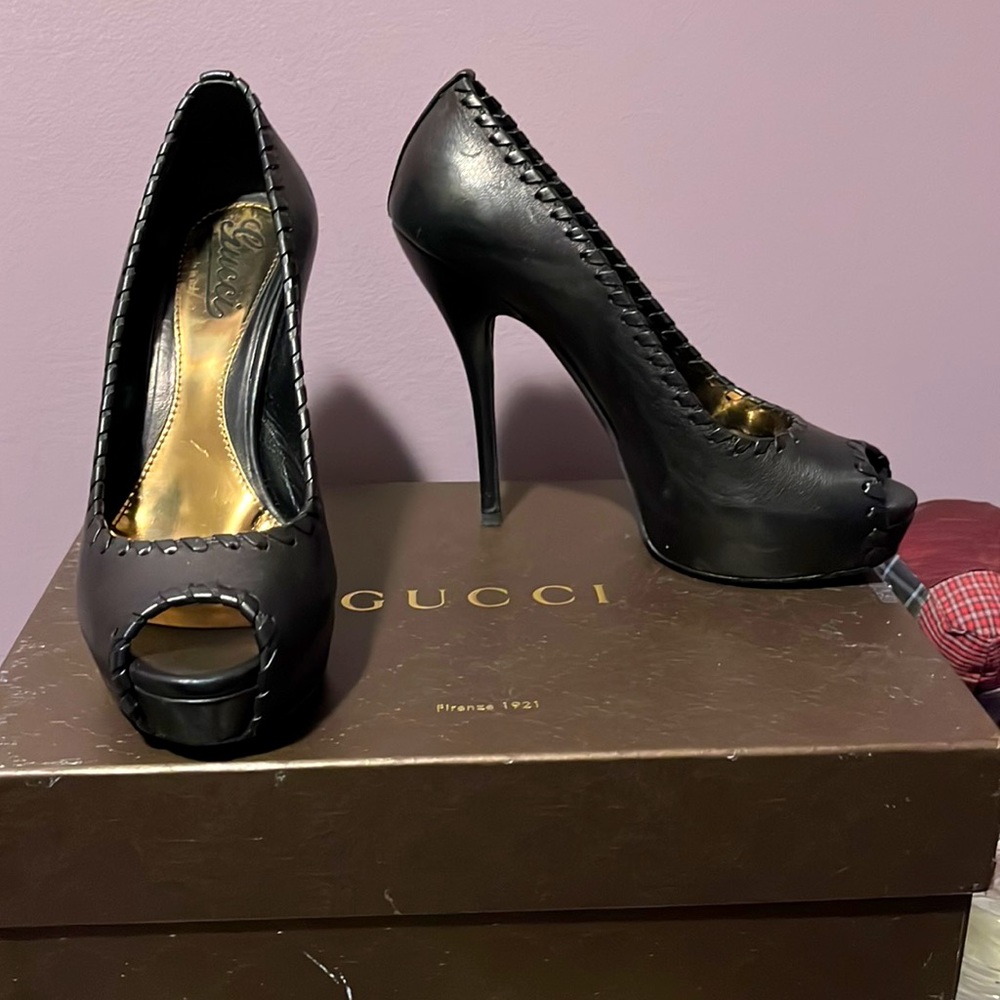 Gucci peep toe heels 6.5 authentic
